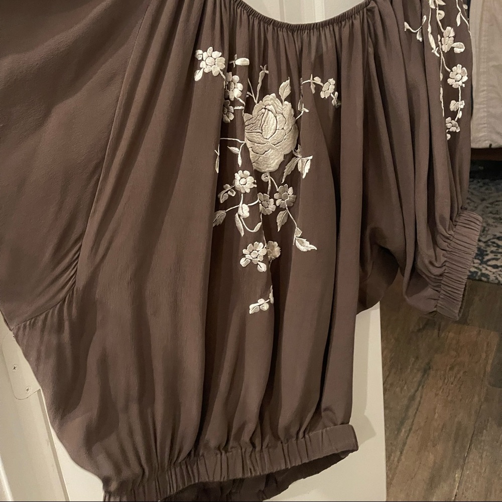 Brown cropped blouse